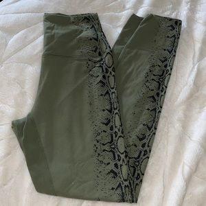 Curves N Combatboots leggings